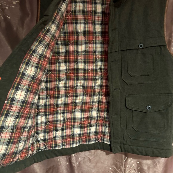 SOLD
Ralph Lauren Quilted Vest Leather Trims & Back Pockets - Picture 6 of 9